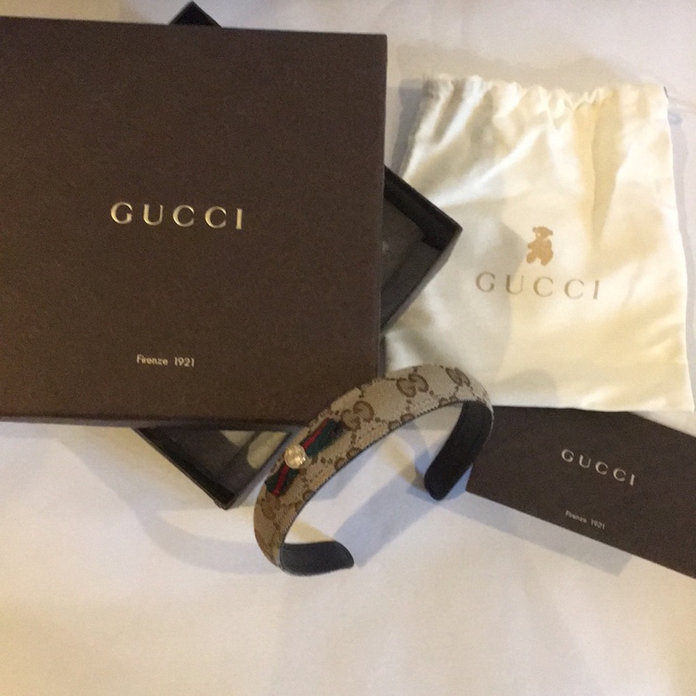Gucci children’s headband with ornament